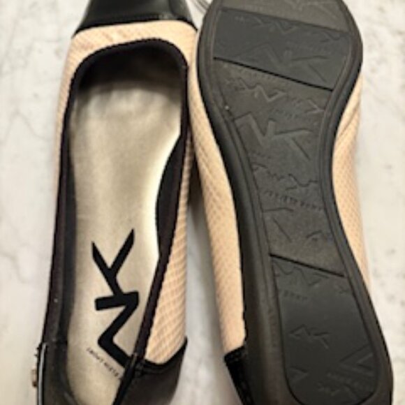 Anne Klein Sport Cream & Black Flats, 8M, faux snakeskin pattern faux leather - Picture 3 of 3